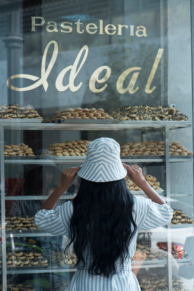 STRIPE BUCKET HAT, INDIGO – New (AA)